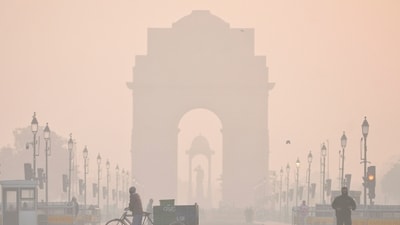 New Delhi: The India Gate shrouded in a layer of smog. The national capital's Air Quality Index (AQI) moved to 'very poor' from 'severe' on Tuesday, according to the Central Pollution Control Board (CPCB). (PTI) New Delhi: The India Gate shrouded in a layer of smog. The national capital's Air Quality Index (AQI) moved to 'very poor' from 'severe' on Tuesday, according to the Central Pollution Control Board (CPCB). (PTI)