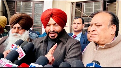 Ravneet Singh Bittu addressing the media in Ludhiana on Monday. (HT Photo) Ravneet Singh Bittu addressing the media in Ludhiana on Monday. (HT Photo)