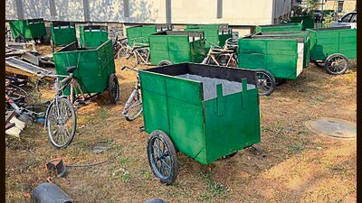 Some of the wooden cycle carts recently purchased by the civic body in Ludhiana. (Manish/HT) Some of the wooden cycle carts recently purchased by the civic body in Ludhiana. (Manish/HT)
