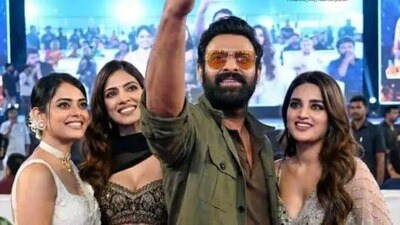 ప్రభాస్ తో రాజా సాబ్ హీరోయిన్లు ప్రభాస్ తో రాజా సాబ్ హీరోయిన్లు