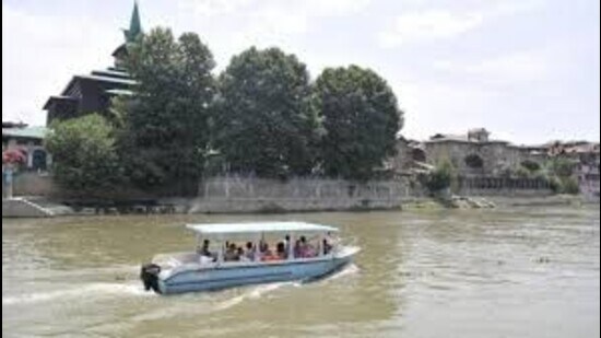 Police in Awantipora have ensured the safe preservation of an ancient stone sculpture recovered from the River Jhelum at Larkipora, Awantipora. (Representative)