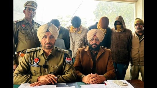 The arrested accused were identified as Tarun Kapoor, alias Lucky, Saman Singh, Ramandeep Singh, alias Jassu, and Tanveer Malik. (HT Photo)