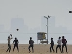 Mumbai, India – 29, Dec 2025: Heavy smog covers the high rise building, at South Mumbai in Mumbai, India, on Monday, Dec 29, 2025. (Photo by Bhushan Koyande/HT Photo) Mumbai, India – 29, Dec 2025: Heavy smog covers the high rise building, at South Mumbai in Mumbai, India, on Monday, Dec 29, 2025. (Photo by Bhushan Koyande/HT Photo)