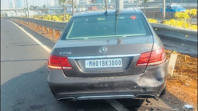 Mercedes crash triggers pile-up on Coastal Road Mercedes crash triggers pile-up on Coastal Road