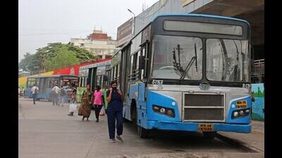 On December 31, 75 free buses will run from the Lonikand division between 4 pm and 4 am, covering routes including Tulapur Phata, Lonikand Kushti Maidan, Khandoba Mal, Chichban, Phulgaon School, and Perne village. (HT) On December 31, 75 free buses will run from the Lonikand division between 4 pm and 4 am, covering routes including Tulapur Phata, Lonikand Kushti Maidan, Khandoba Mal, Chichban, Phulgaon School, and Perne village. (HT)