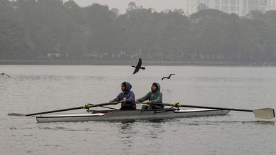 পশ্চিমী ঝঞ্ঝা এসে যাওয়ায় জাঁকিয়ে শীতের প্রভাব কমতে চলেছে দক্ষিণবঙ্গে। (ছবি সৌজন্যে পিটিআই)