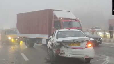 Eyewitness on the spot said that one of the vehicles involved in the initial collision had already left the spot, (ANI screengrab) Eyewitness on the spot said that one of the vehicles involved in the initial collision had already left the spot, (ANI screengrab)