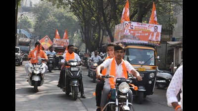 Supporters of the Shiv Sena (UBT faction) take out rally in support of their candidates. (MAHENDRA KOLHE/ HT) Supporters of the Shiv Sena (UBT faction) take out rally in support of their candidates. (MAHENDRA KOLHE/ HT)