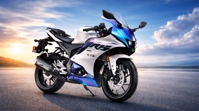 Yamaha R15 uses a liquid-cooled 155 cc engine. Yamaha R15 uses a liquid-cooled 155 cc engine.