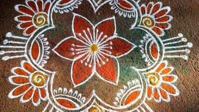 <p>చిన్న పువ్వు మధ్యలో వేసి, చుట్టూ చిన్నచిన్న పువ్వులతో అందంగా ఉంటుంది. ఈ ముగ్గు వేస్తే చాలా బాగుంటుంది. ఎవరికైనా నచ్చుతుంది. వాకిలి చాలా అందంగా కనిపిస్తుంది.</p> (pinterest)