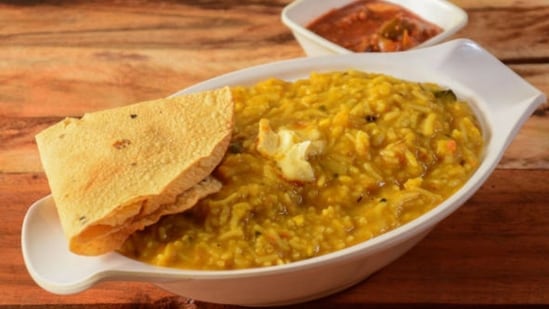 Lentil & Vegetable Khichdi Bowl (Freepik)