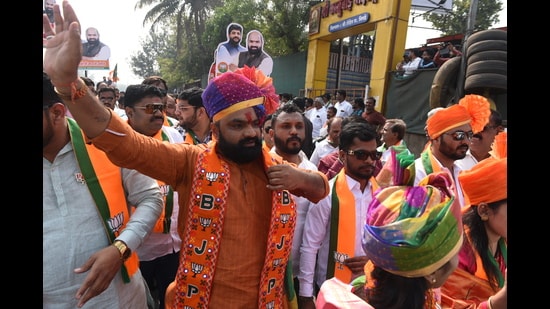 Several local leaders and workers openly expressed resentment over the BJP offering the Sena only 16 seats in the 165-member Pune Municipal Corporation (PMC). (MAHENDRA KOLHE/ HT)
