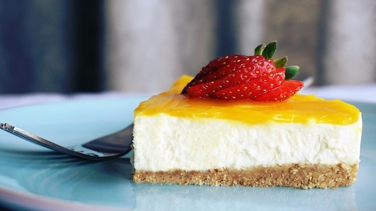 Vanshika Khurana replaces cream cheese with blended paneer and greek yoghurt for her healthy cheesecake recipe. (Pexel)