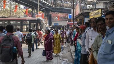 Commuters standing in a queue for a BEST bus outside Bhandup station (Hindustan Times) Commuters standing in a queue for a BEST bus outside Bhandup station (Hindustan Times)