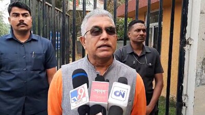 সাংবাদিকদের মুখোমুখি দিলীপ ঘোষ।