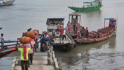 ২০২৬ সালের শুরুতেই এলপিজি গ্যাস সিলিন্ডারের দাম বাড়ল কলকাতায়। (ছবিটি প্রতীকী, সৌজন্যে পিটিআই)
