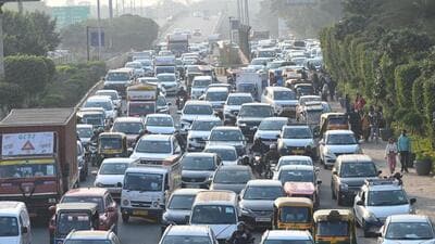 The traffic police, in a statement on Tuesday had said that the entry and exit would be blocked during New Year’s Eve. (Sunil Ghosh/HT Photos) The traffic police, in a statement on Tuesday had said that the entry and exit would be blocked during New Year’s Eve. (Sunil Ghosh/HT Photos)
