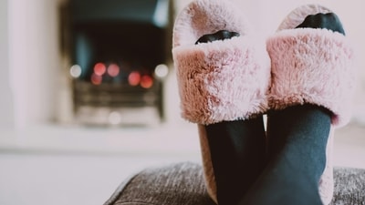 Fuzzy slippers to stay snug and warm: Winter comfort starts from the feet (Pexels) Fuzzy slippers to stay snug and warm: Winter comfort starts from the feet (Pexels)