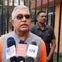 <p>সাংবাদিকদের মুখোমুখি দিলীপ ঘোষ।</p>