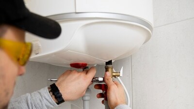 To prevent these medical emergencies, the doctor advises consumers to prioritize electrical geysers instead. If a gas model is necessary, it must be installed in a well-ventilated area with constant airflow to ensure safety, she said. (Freepik) To prevent these medical emergencies, the doctor advises consumers to prioritize electrical geysers instead. If a gas model is necessary, it must be installed in a well-ventilated area with constant airflow to ensure safety, she said. (Freepik)