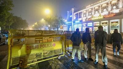 Between 8pm on Wednesday and 5am on Thursday, as many as 100 traffic police teams, equipped with alcometers or breathalysers were deployed at strategic locations. (Sanchit Khanna/HT PHOTO) Between 8pm on Wednesday and 5am on Thursday, as many as 100 traffic police teams, equipped with alcometers or breathalysers were deployed at strategic locations. (Sanchit Khanna/HT PHOTO)