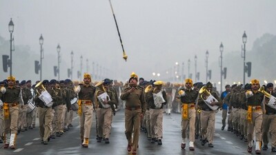Gram it: Welcome the New Year with joy and pride! Here's a glimpse of Central Industrial Security Force (CISF) officials rehearsing for the upcoming Republic Day, at Kartavya Path. (Photo: Ravi Choudhary/PTI)