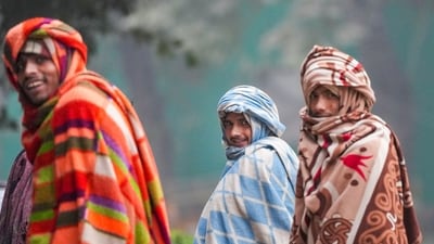 New Delhi: People wrapped in blankets on a foggy winter morning, in New Delhi, Thursday, Jan. 1, 2026. (PTI) New Delhi: People wrapped in blankets on a foggy winter morning, in New Delhi, Thursday, Jan. 1, 2026. (PTI)