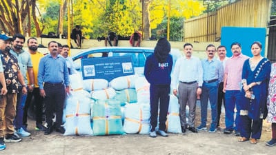 Thane, India - January -01, 2026: ÊThe Crime Branch Unit, Thane City Police, has arrested an accused involved in the smuggling of narcotic substances from Odisha / Andhra Pradesh. Based on confidential information received by Police Constable Jaykar Jadhav, a trap was laid on 30/12/2025 at around 6:15 pm on the service road near Kapurbawdi Naka, Thane, about 100 meters ahead towards Thane. During the operation, an Indigo car bearing registration number AP-09-BF-9382 was intercepted. Upon inspection, the police seized ganja weighing 638 kilograms, which was being illegally transported from Odisha and Telangana (Andhra Pradesh region). The seized ganja is valued at ?2,04,16,000, and the Indigo car used in the crime is valued at ?10,00,000. The total value of the seized material is ?2,14,16,000. The accused has been identified as Isam alias Chinna Tiger Lakshman Nayak (age 36), resident of Gajulaya Tanda, Kamanur village, Markapur taluka, Medak district, Telangana / Andhra Pradesh. He has been arrested on the spot. A case has been registered at Thane Police Station under Crime No. 958/2025 under sections 8(c), 20(b), and 29 of the NDPS Act, 1985. The accused has been remanded to police custody till 03/01/2026, and further investigation is underway. Ê,in Thane ,in Mumbai, India, on, Thursday, January -01, 2026. ( Praful Gangurde / HT Photo) Thane, India - January -01, 2026: ÊThe Crime Branch Unit, Thane City Police, has arrested an accused involved in the smuggling of narcotic substances from Odisha / Andhra Pradesh. Based on confidential information received by Police Constable Jaykar Jadhav, a trap was laid on 30/12/2025 at around 6:15 pm on the service road near Kapurbawdi Naka, Thane, about 100 meters ahead towards Thane. During the operation, an Indigo car bearing registration number AP-09-BF-9382 was intercepted. Upon inspection, the police seized ganja weighing 638 kilograms, which was being illegally transported from Odisha and Telangana (Andhra Pradesh region). The seized ganja is valued at ?2,04,16,000, and the Indigo car used in the crime is valued at ?10,00,000. The total value of the seized material is ?2,14,16,000. The accused has been identified as Isam alias Chinna Tiger Lakshman Nayak (age 36), resident of Gajulaya Tanda, Kamanur village, Markapur taluka, Medak district, Telangana / Andhra Pradesh. He has been arrested on the spot. A case has been registered at Thane Police Station under Crime No. 958/2025 under sections 8(c), 20(b), and 29 of the NDPS Act, 1985. The accused has been remanded to police custody till 03/01/2026, and further investigation is underway. Ê,in Thane ,in Mumbai, India, on, Thursday, January -01, 2026. ( Praful Gangurde / HT Photo)