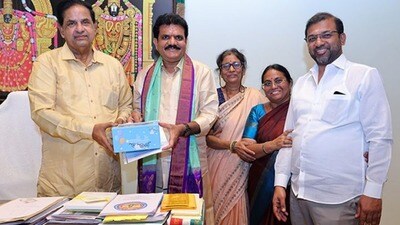 టీటీడీకి రూ.78 లక్షలు విలువైన ఔషధాలు విరాళం టీటీడీకి రూ.78 లక్షలు విలువైన ఔషధాలు విరాళం