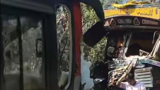 Truck driver killed as BEST bus crashes into truck in Aarey Colony