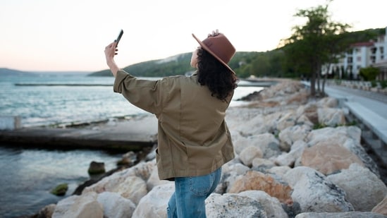 After barely making any money from social media in 2023, Ana Mishra says her consistency and her informative posts turned things around. (Representative picture: Freepik)