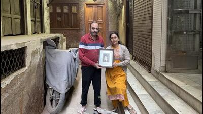 After talking to a few passers-by accosted at Gali Dilsukh Rai Khajanchi, it emerges that the descendants of Dilsukh Rai Khajanchi continue to be the dwellers of the street. One helpful citizen points out the door of the descendants’ house. The doorbell is duly rung. The door opens, the man behind the door modestly confirms that he is indeed the descendant of the man who gave his name to the street. Sanjay Mahendra escorts the unexpected visitor through a long corridor. (HT Photo) After talking to a few passers-by accosted at Gali Dilsukh Rai Khajanchi, it emerges that the descendants of Dilsukh Rai Khajanchi continue to be the dwellers of the street. One helpful citizen points out the door of the descendants’ house. The doorbell is duly rung. The door opens, the man behind the door modestly confirms that he is indeed the descendant of the man who gave his name to the street. Sanjay Mahendra escorts the unexpected visitor through a long corridor. (HT Photo)