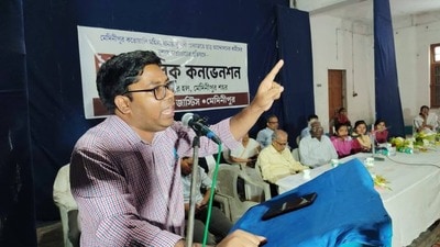 এসআর-শিপ পোস্টিং ছাড়ছেন অনিকেত এসআর-শিপ পোস্টিং ছাড়ছেন অনিকেত