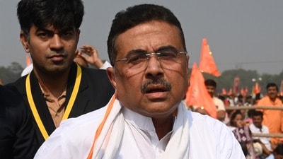 বাংলায় তৃণমূলকে সাফাইয়ের হুঙ্কার শুভেন্দুর (Hindustan Times) বাংলায় তৃণমূলকে সাফাইয়ের হুঙ্কার শুভেন্দুর (Hindustan Times)
