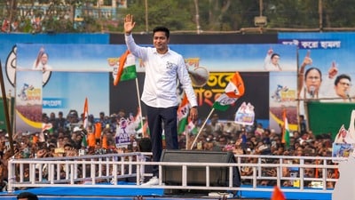 কমিশনকে চ্যালেঞ্জ অভিষেকের (PTI) কমিশনকে চ্যালেঞ্জ অভিষেকের (PTI)