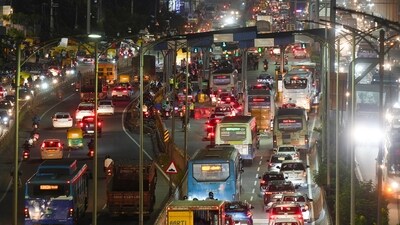 Traffic police have announced alternative routes for commuters. (PTI) Traffic police have announced alternative routes for commuters. (PTI)