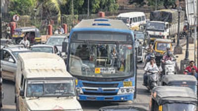 Pune, India - Aug. 6, 2018: Traffic congestion in front of Shaniwarwada due to a PMPL bus broke down in the afternoon in Pune, India, on Monday, August 6, 2018. (Photo by Sanket Wankhade/HT PHOTO) Pune, India - Aug. 6, 2018: Traffic congestion in front of Shaniwarwada due to a PMPL bus broke down in the afternoon in Pune, India, on Monday, August 6, 2018. (Photo by Sanket Wankhade/HT PHOTO)