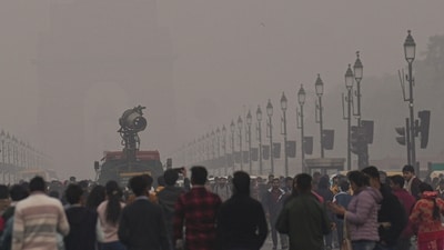 IMD predicted the maximum temperature to remain between 16-18 degrees Celsius, while the minimum temperature will hover around 8-10 degrees Celsius today. (PTI)