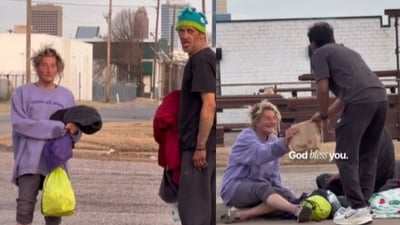 An Indian man’s quiet New Year gesture of offering water and food to a homeless couple in the US touched hearts, (Instagram/flexnoahh) An Indian man’s quiet New Year gesture of offering water and food to a homeless couple in the US touched hearts, (Instagram/flexnoahh)