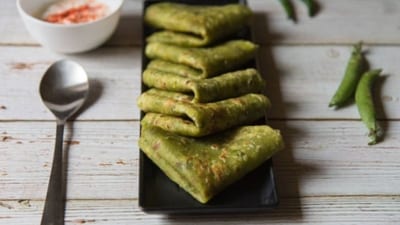 Spinach Paneer Stuffed Moong Dal Chilla (freepik) Spinach Paneer Stuffed Moong Dal Chilla (freepik)