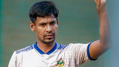আইপিএল থেকে বাদ পড়া নিয়ে মুখ খুললেন বাংলাদেশি পেসার নিজে। (PTI) আইপিএল থেকে বাদ পড়া নিয়ে মুখ খুললেন বাংলাদেশি পেসার নিজে। (PTI)