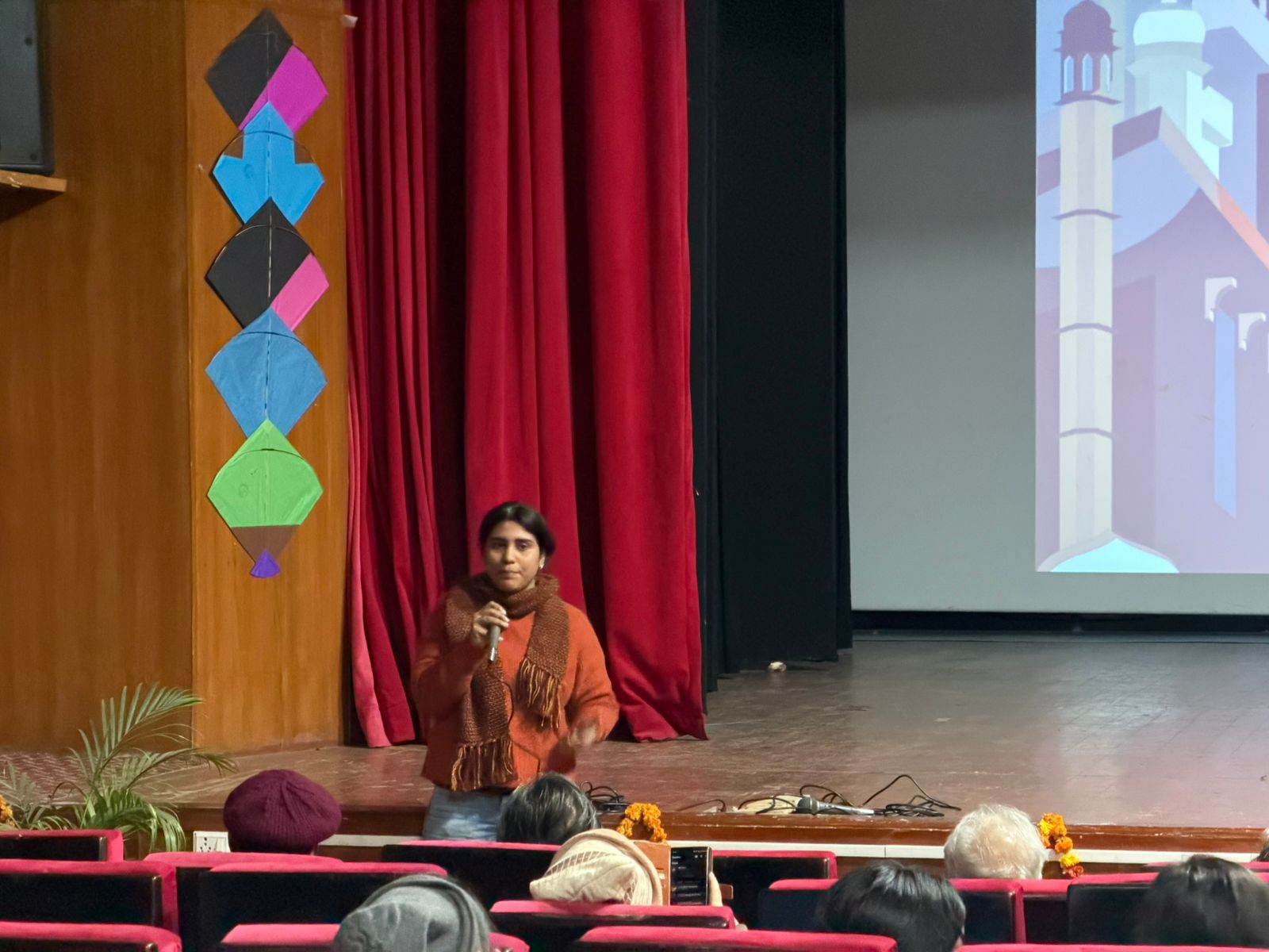 Nagma Parveen talking about crafts Nagma Parveen talking about crafts