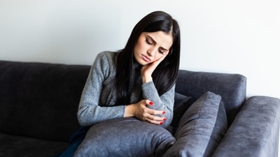 Somatoform disorder is when stress shows up as physical symptoms despite normal scans. Dr Rahul Chawla urges people to listen and seek mental‑health help instead of dismissing them. (Freepik) Somatoform disorder is when stress shows up as physical symptoms despite normal scans. Dr Rahul Chawla urges people to listen and seek mental‑health help instead of dismissing them. (Freepik)
