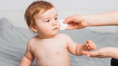 To prevent diaper rash, change diapers promptly and apply barrier cream. (Freepik) To prevent diaper rash, change diapers promptly and apply barrier cream. (Freepik)