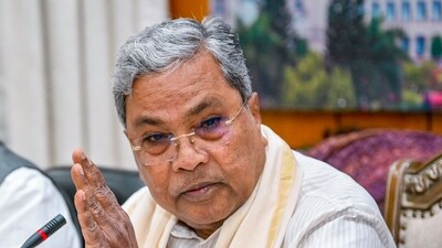 Siddaramaiah drew a parallel from cricket to politics, saying records are meant to be broken and likening his feat to Virat Kohli surpassing Sachin Tendulkar’s records. (HT_PRINT) Siddaramaiah drew a parallel from cricket to politics, saying records are meant to be broken and likening his feat to Virat Kohli surpassing Sachin Tendulkar’s records. (HT_PRINT)
