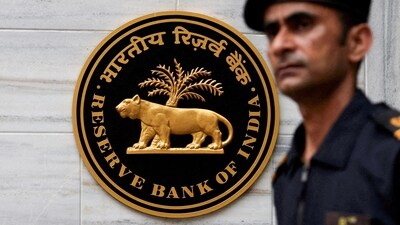 RBI has raised concerns over rising digital fraud cases and unresolved customer complaints across banks. (REUTERS)