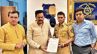 Shiv Sena (UBT) leader Rajan Vichare and MNS leader Avinash Jadhav on Sunday submitted a complaint against three Sena (UBT) candidates at the Srinagar Police Station in Thane. (Praful Gangurde / HT Photo) Shiv Sena (UBT) leader Rajan Vichare and MNS leader Avinash Jadhav on Sunday submitted a complaint against three Sena (UBT) candidates at the Srinagar Police Station in Thane. (Praful Gangurde / HT Photo)