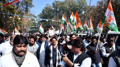 The Jharkhand unit of the Congress party on Monday marched from Bapu Vatika to Lok Bhavan. (HT Photo) The Jharkhand unit of the Congress party on Monday marched from Bapu Vatika to Lok Bhavan. (HT Photo)