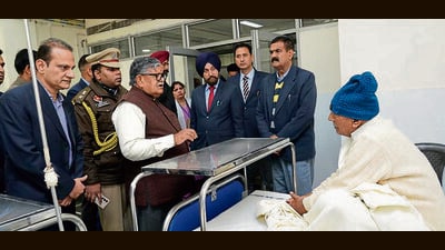 UT administrator Gulab Chand Kataria interacting with patients at Government Medical College and Hospital, Sector 48, in Chandigarh on Monday. (HT Photo) UT administrator Gulab Chand Kataria interacting with patients at Government Medical College and Hospital, Sector 48, in Chandigarh on Monday. (HT Photo)