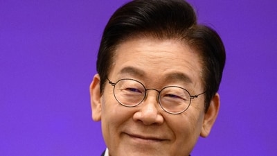 South Korea President Lee Jae Myung said young people with thinning hair view their plight as a ‘matter of survival.’ South Korea President Lee Jae Myung said young people with thinning hair view their plight as a ‘matter of survival.’